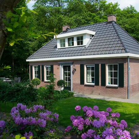 Familie Huis * נונספייט