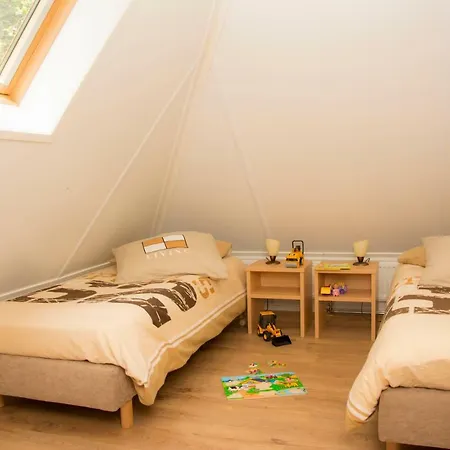 בקתה Familie Huis נונספייט