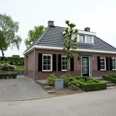 Familie Huis * נונספייט